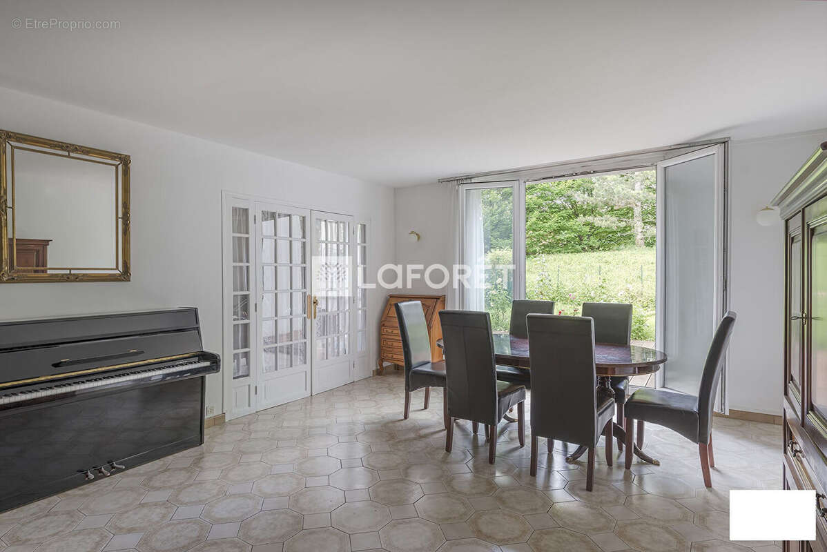 Appartement à FONTENAY-SOUS-BOIS