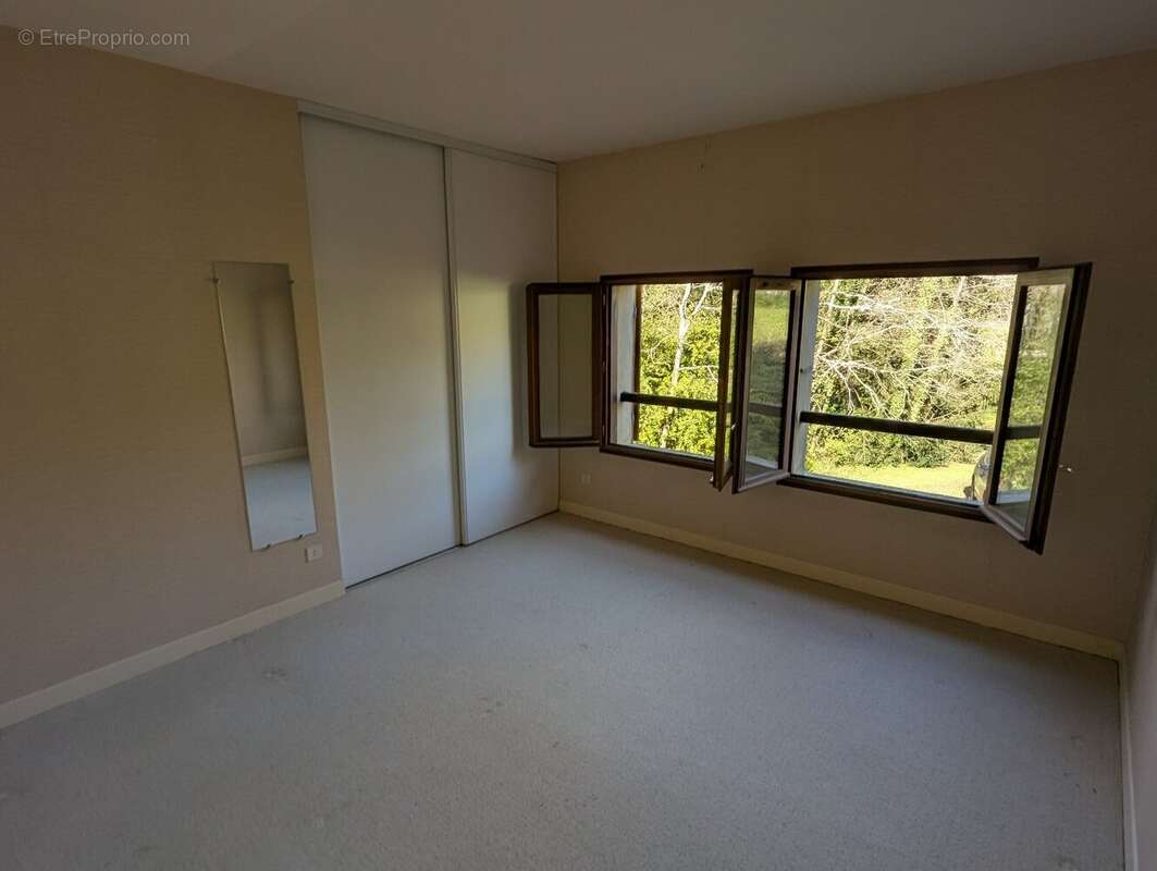 Mas d'azil, 225 m² habitable sur 2 ha - photo 12