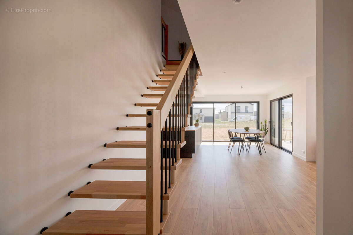 Maison à LA CHAPELLE-DES-FOUGERETZ