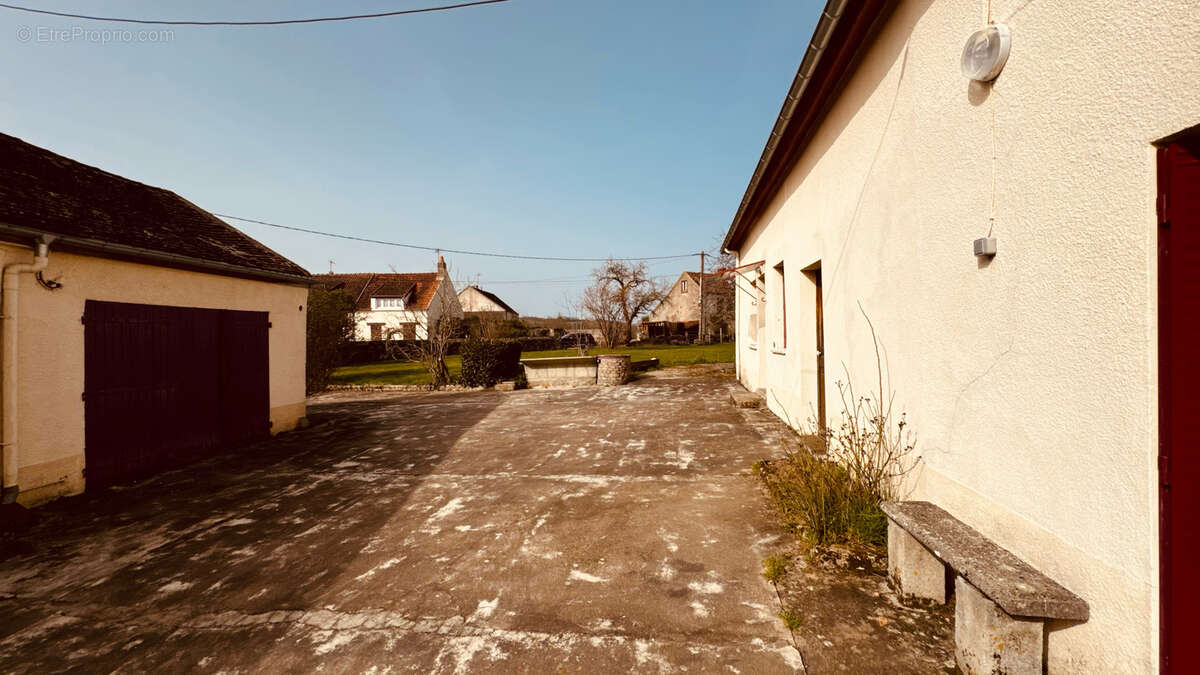Longère bourguignonne située dans le secteur d' ISLAND au prix de 246 100 €. - photo 51