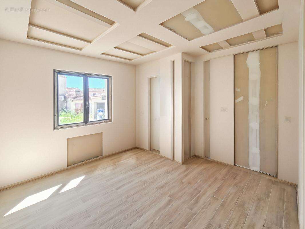 Maison à BAGNOLS-SUR-CEZE