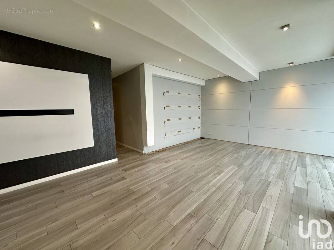 Photo 1 - Commerce à LAGNY-SUR-MARNE