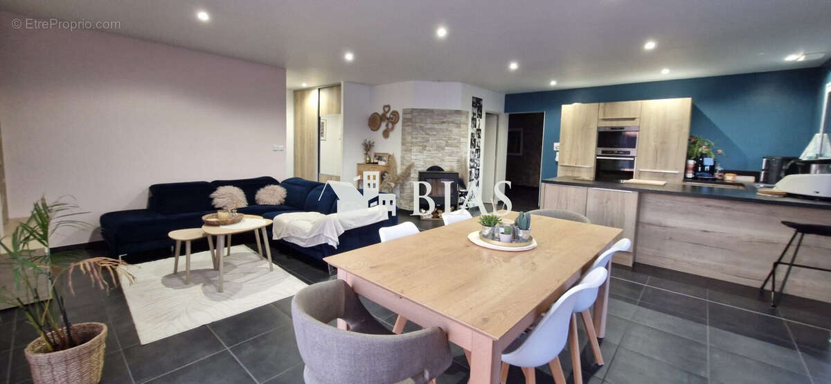 Maison à VOISCREVILLE