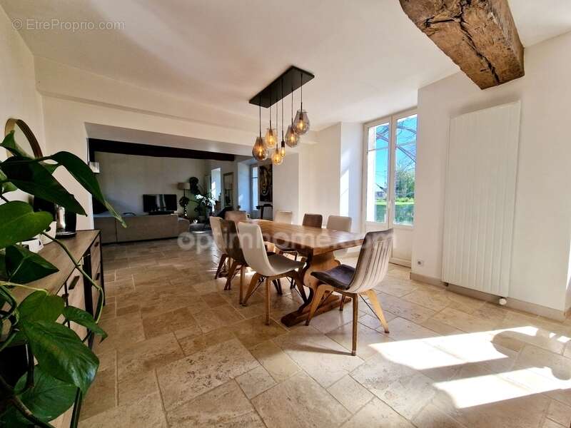 Maison à AVRAINVILLE