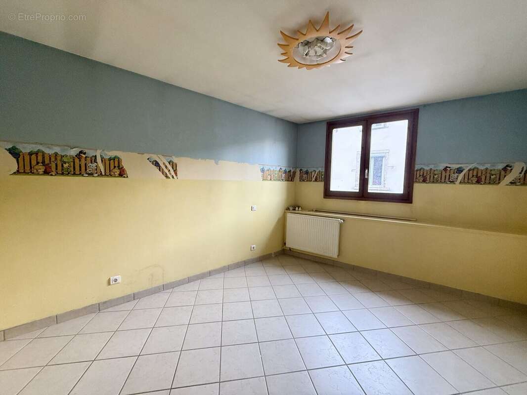 Appartement à BEAUJEU