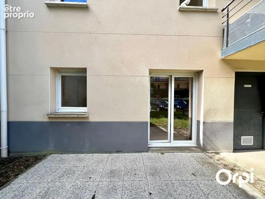EXCLUSIVITÉ !  Studio meublé en résidence sécurisée avec place de parking et en rez-de-chaussée  - photo 4