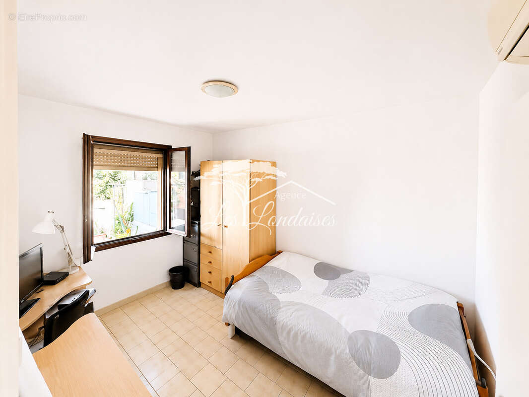 Maison 85 m2 à vendre à La Londe-les-Maures   Centre-ville   3 chambres   Garage   Véranda - photo 4