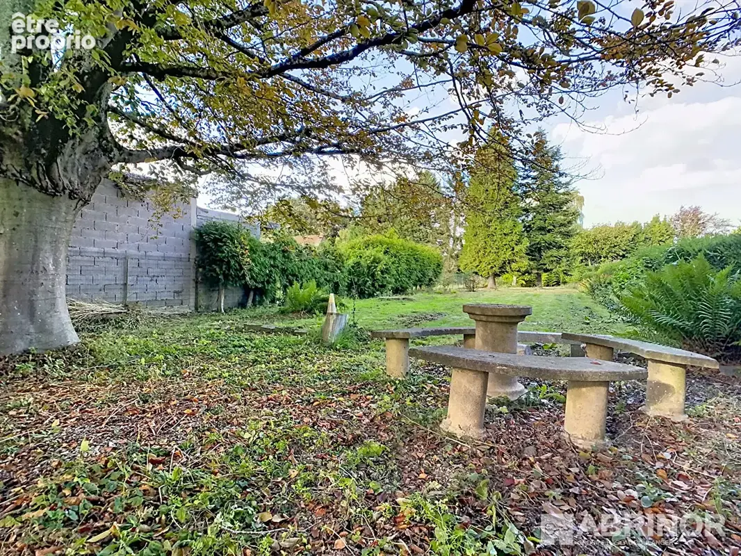 Maison semi individuelle, 4 chambres, jardin, garages et stationnement privatif - photo 2