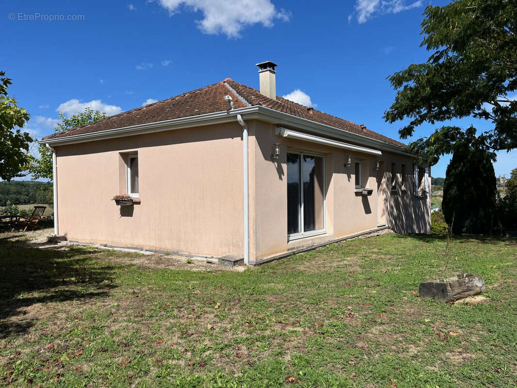 Maison à COUSSAC-BONNEVAL