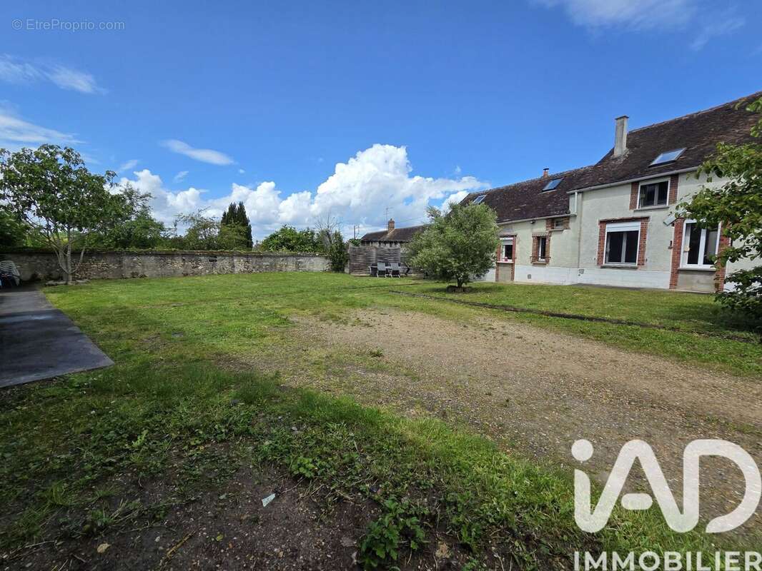 Maison 185 m² à Noisy-Rudignon  - photo 4