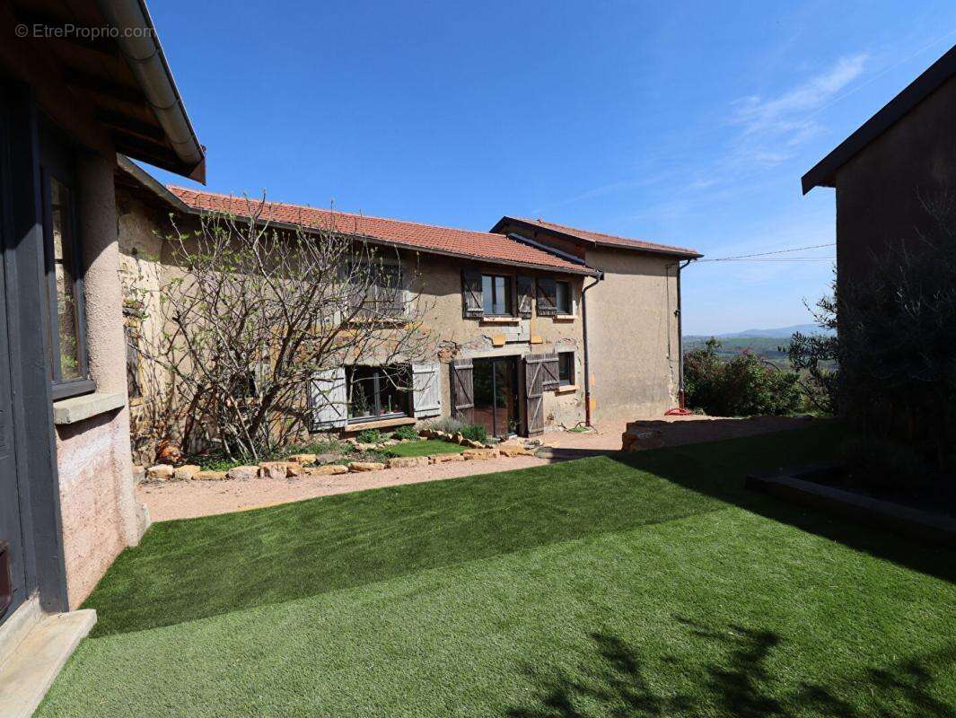 Maison à SAINT-VERAND