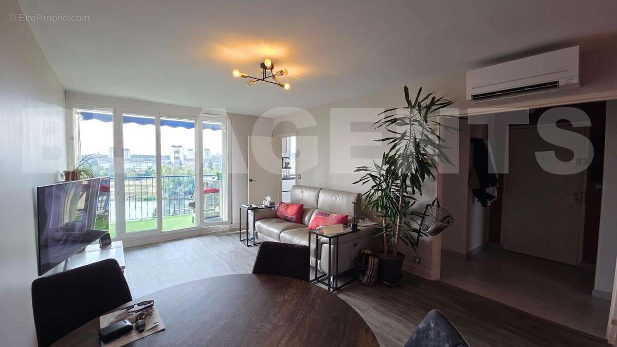 IMG-20250924-WA0025 - Appartement à TOURS