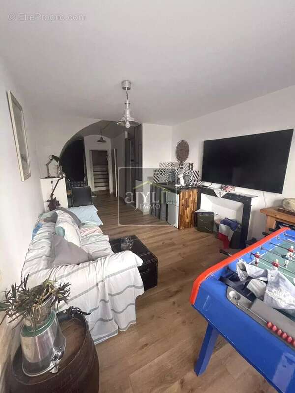 Maison de village 200 m² à Alleins - photo 3