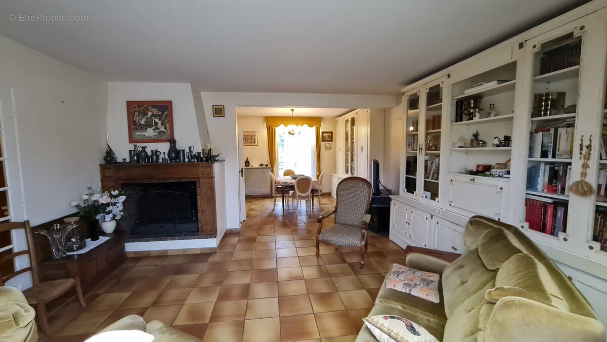 Maison à BURES-SUR-YVETTE