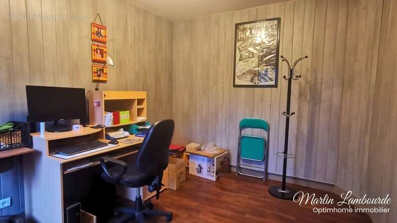 Maison à SAINT-LEONARD-DE-NOBLAT