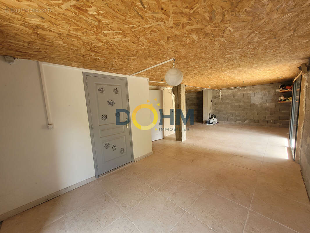 Apinac, Chalet 86m2 habitables avec dépendances et grand jardin - photo 11