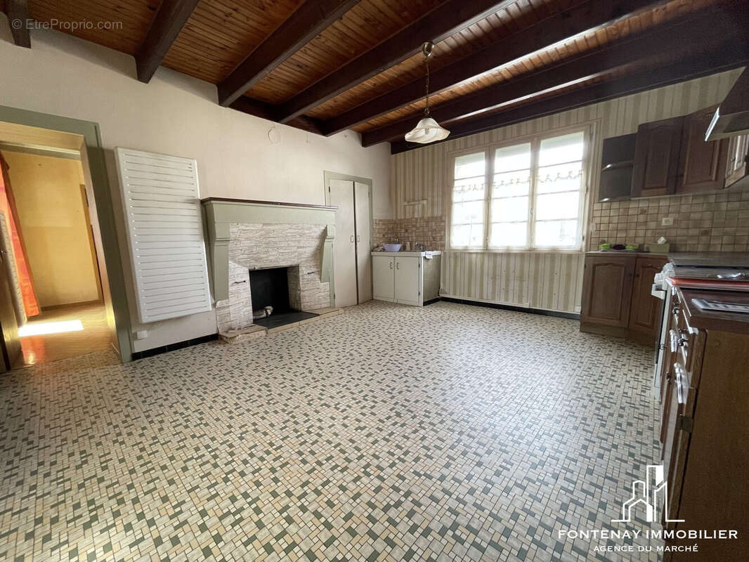 Maison 75 m² à Fontenay-Le-Comte  - photo 3