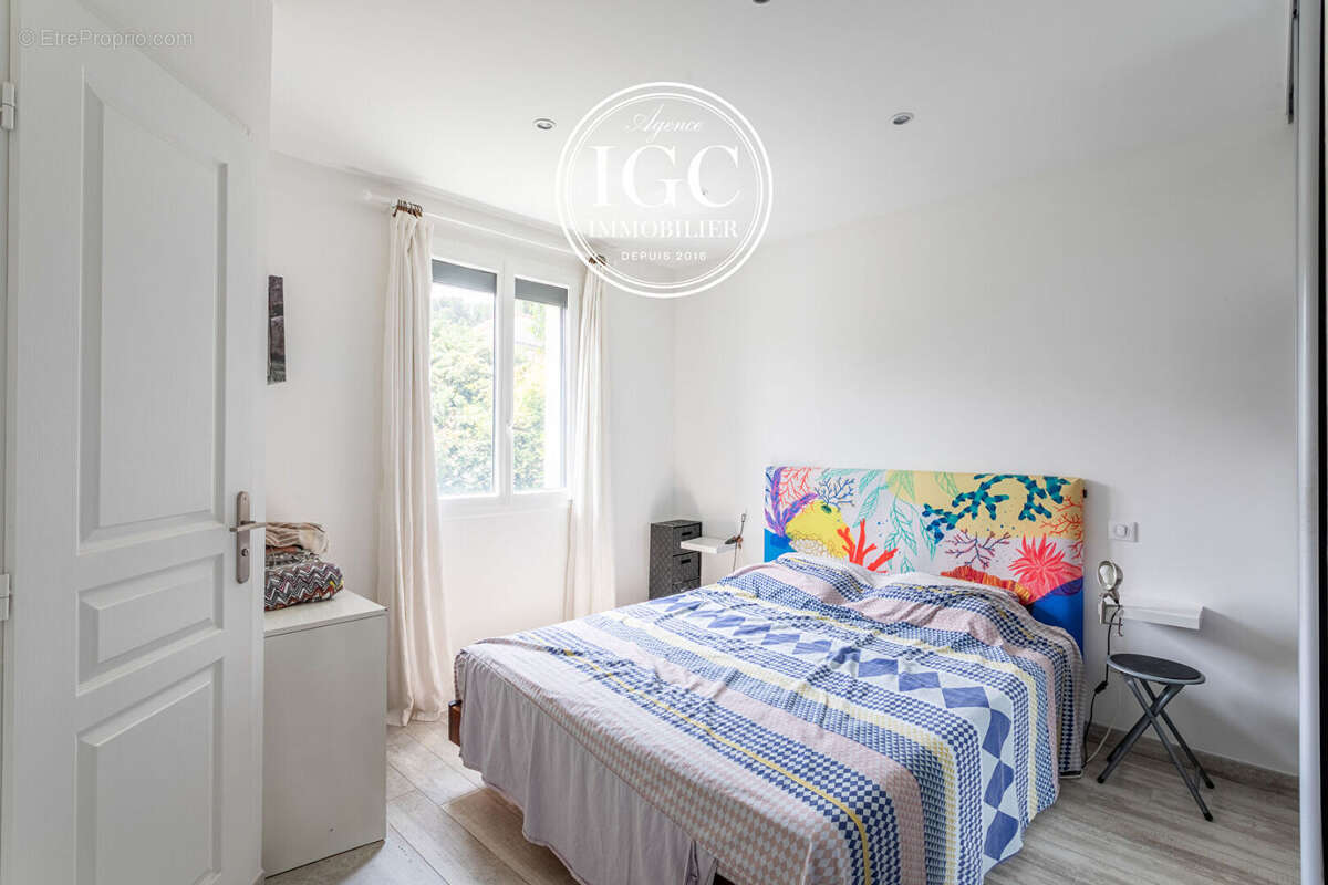 A VENDRE _ Très bel appartement de 68.87 m² avec jardin et terrasse , et garage proche mer à Carry-le-Rouet - photo 10