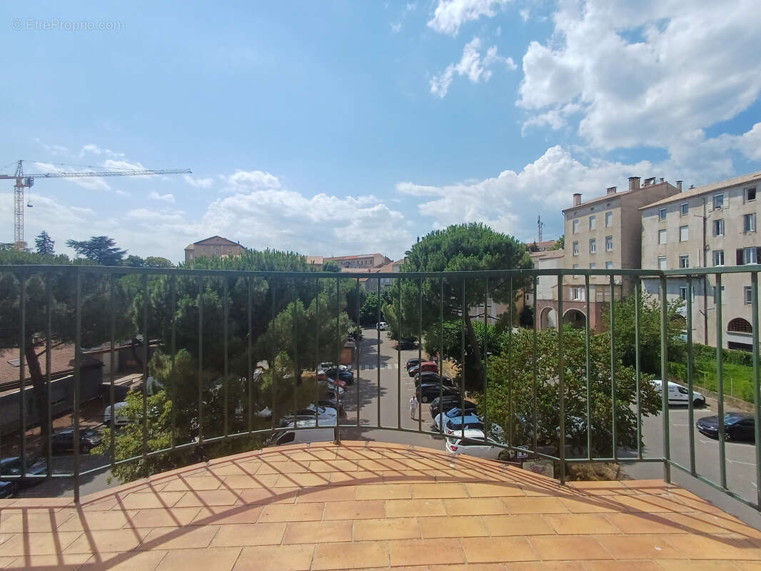 Aubenas centre - studio 28m2 + balcon  -  ascenseur - photo 3