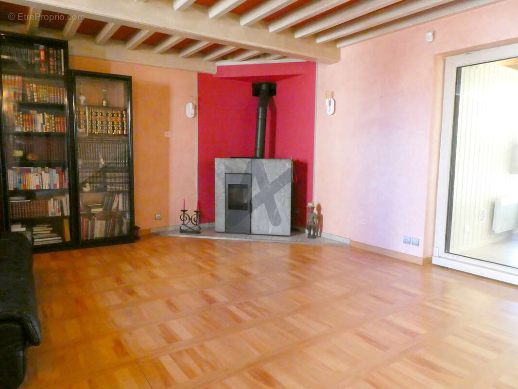 Maison à SAINT-LAURENT-DE-CHAMOUSSET