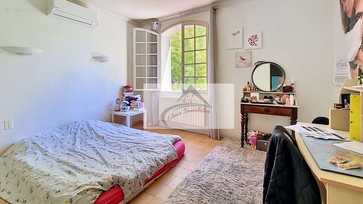 Maison 270 m² à Chateaurenard  - photo 8