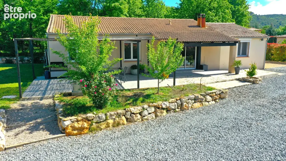 Maison Saint Cezaire Sur Siagne de 120 m² avec un terrain de 1606 m² avec piscine - photo 4