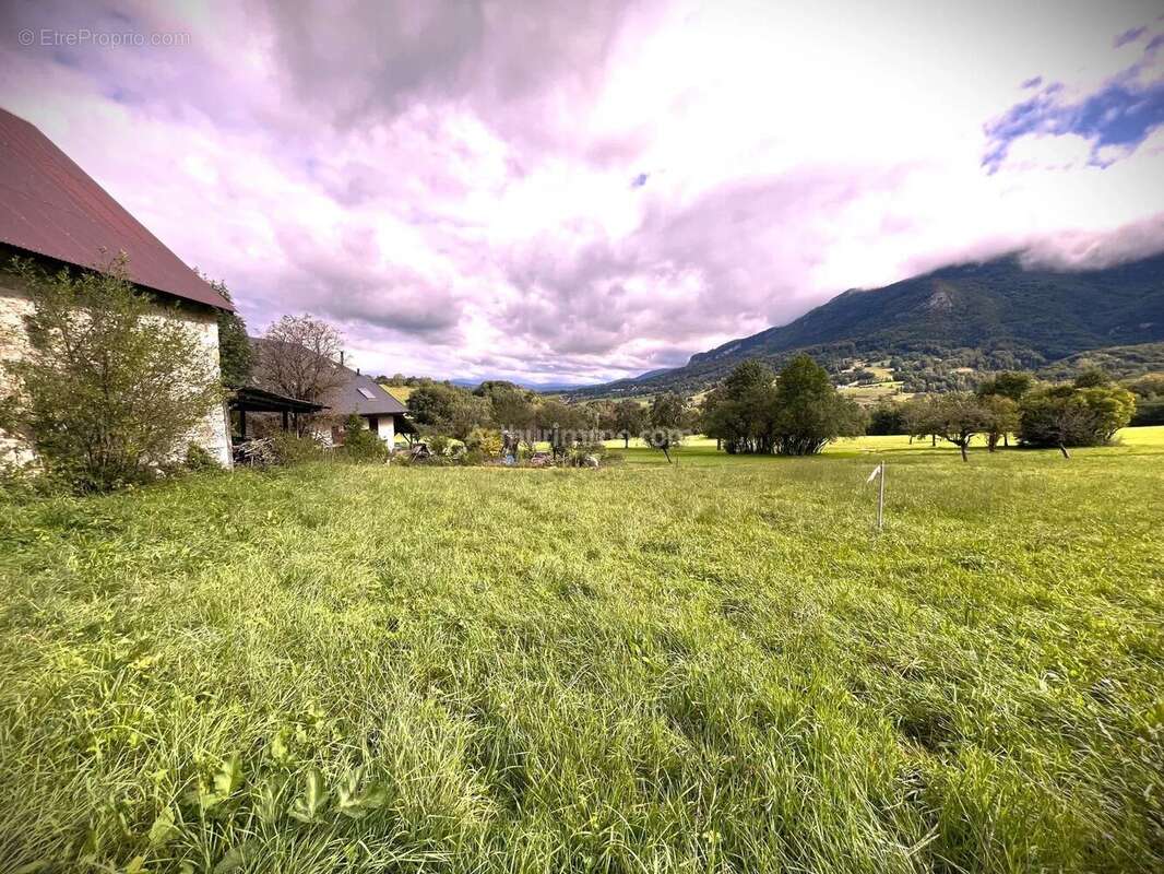 Maison à MONTCEL