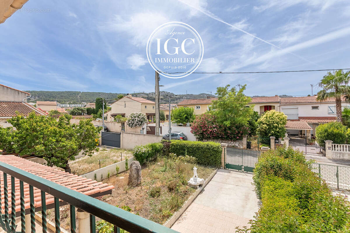 Maison à CHATEAUNEUF-LES-MARTIGUES