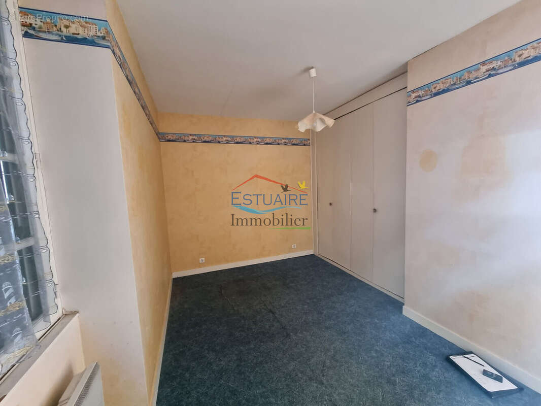 Appartement 315 m² à Saint-Etienne-De-Montluc  - photo 5