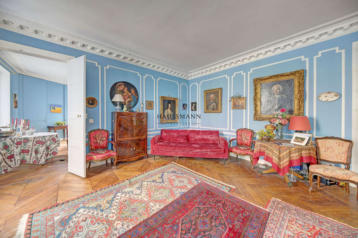 Appartement à PARIS-8E