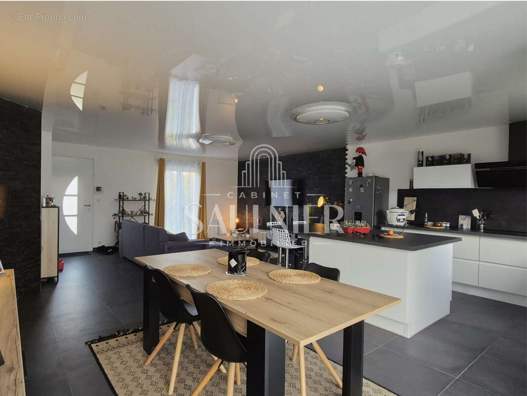 Maison à MEHERS
