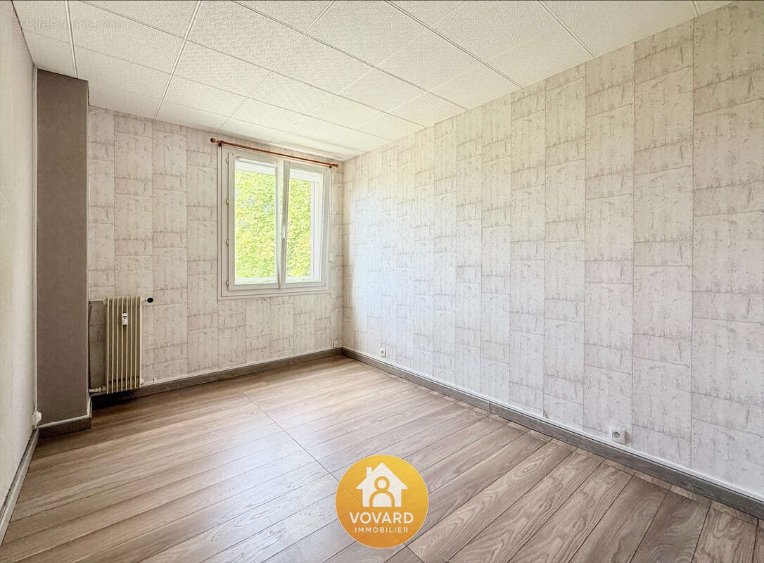 Grand F2 - 1 chambre proche centre ville - photo 4