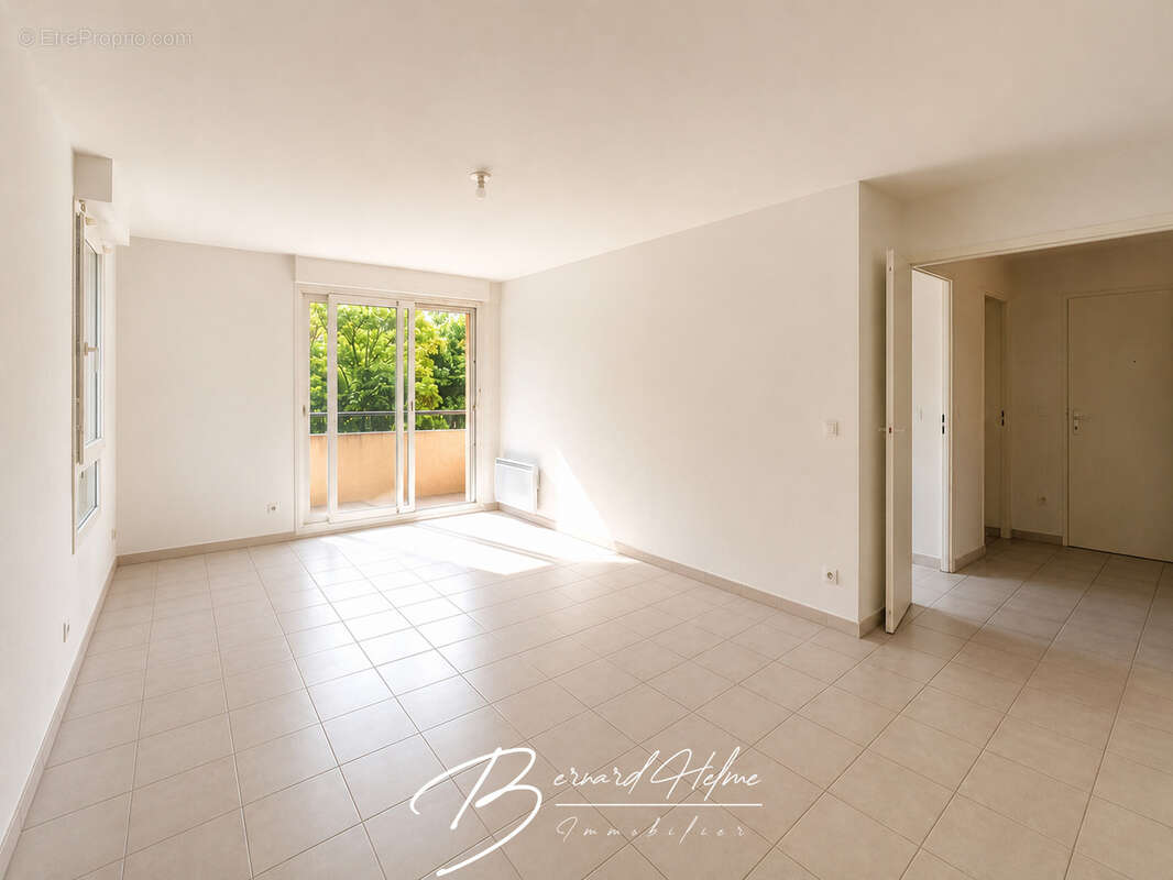 Appartement type 3 - 67,78 m2 - 1er etage - balcon - calme - box double - rue marie louise - 13008 marseille - photo 3