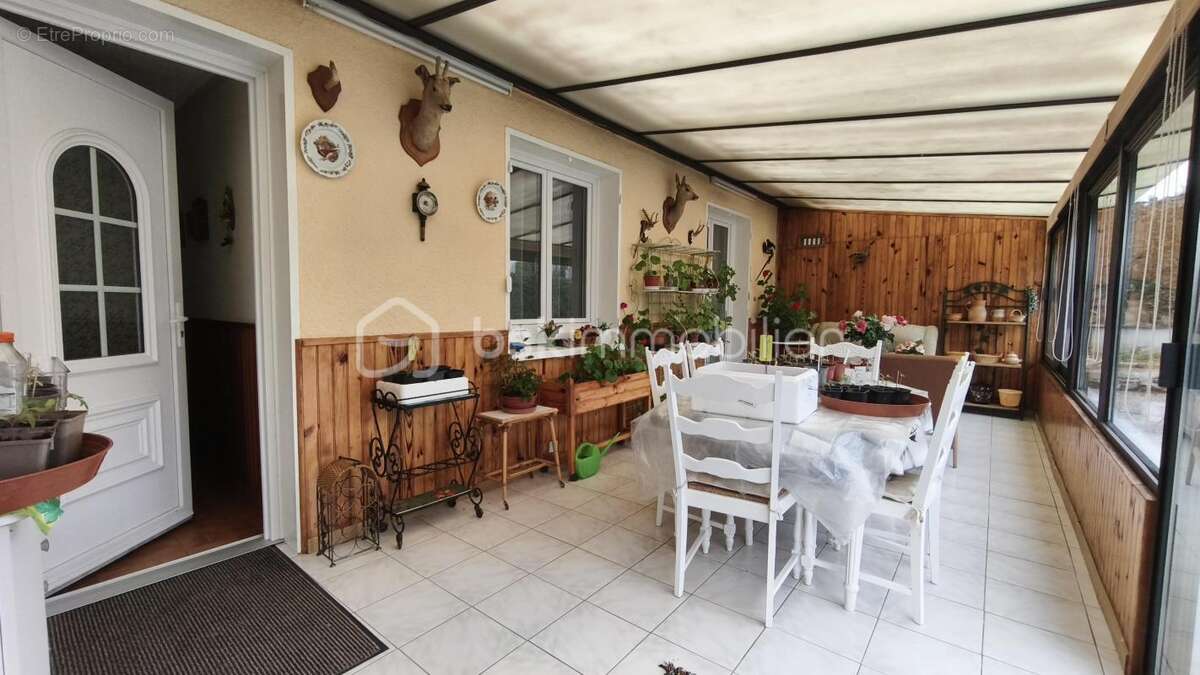 Maison 88 m² à Saint-Florent  - photo 4