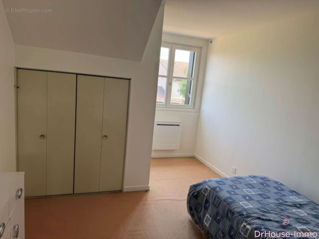 Maison 140 m² à Cernay-La-Ville  - photo 7