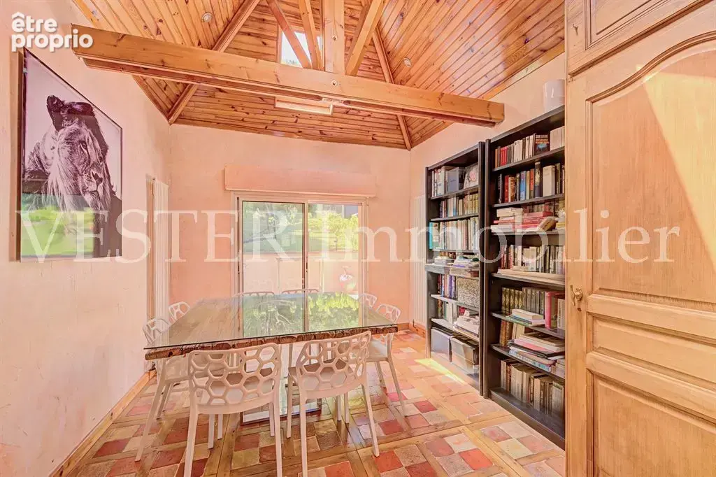 Sur un terrain de 3  000m², très agréable maison familiale d’environ 175m² - photo 10