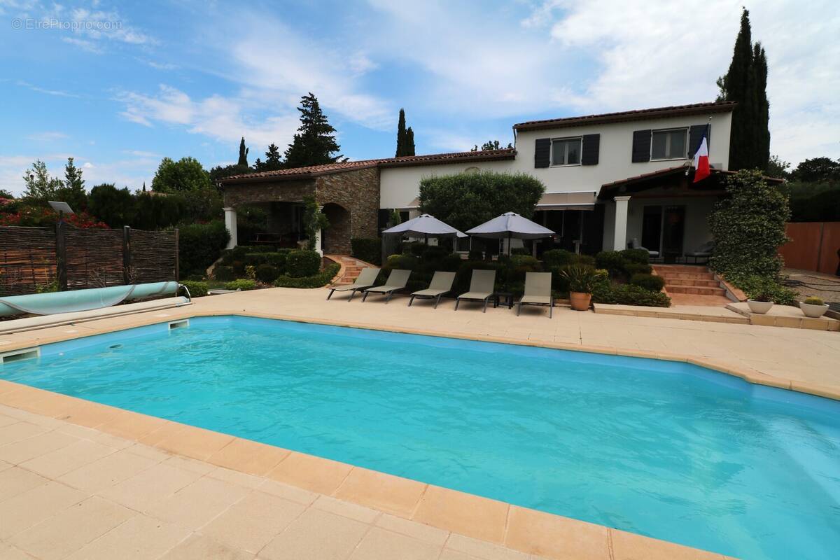 Maison à BAGNOLS-EN-FORET