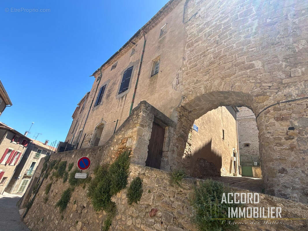 Appartement à PUISSALICON