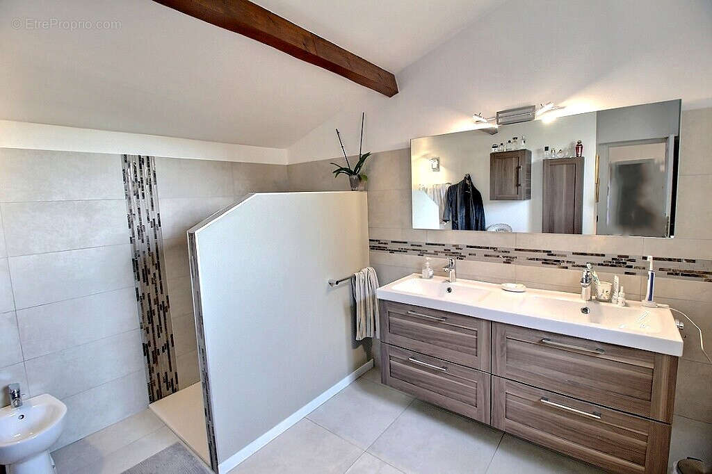 Maison à LORIOL-DU-COMTAT