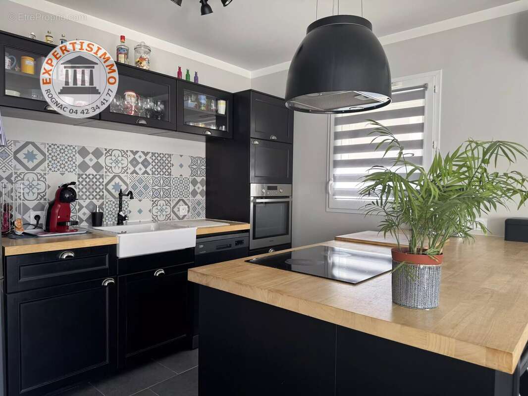 Maison à LA FARE-LES-OLIVIERS