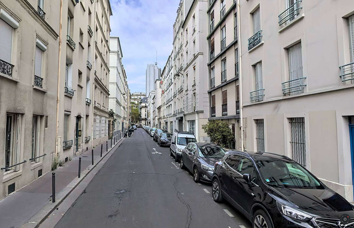 Appartement à PARIS-14E