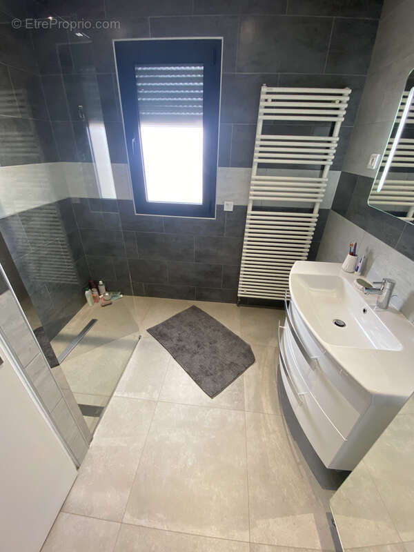 Maison à PARAY-VIEILLE-POSTE