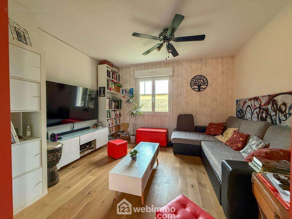 et un coin salon cosy ! - Maison à POUZAUGES