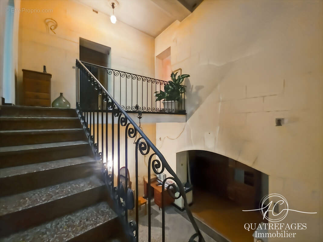 Maison de ville aux beaux volumes proche Théatre. - photo 8