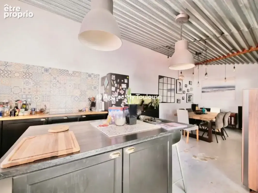 Maison Loft T3 de 88m2 avec une agréable cour arborée. - photo 6