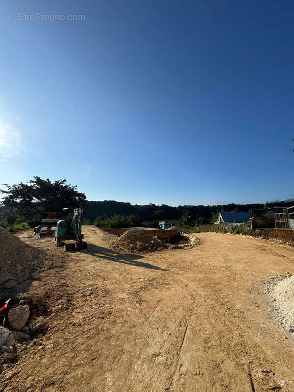 Terrain à PETIT-BOURG