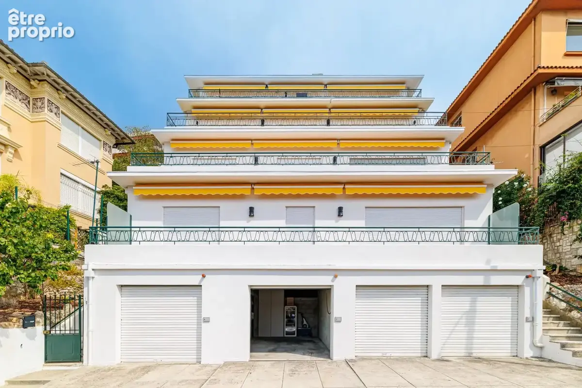 Nice - Le Port - Appartement 3 pièces d’exception entièrement rénové avec terrasse panoramique et vue mer - photo 21