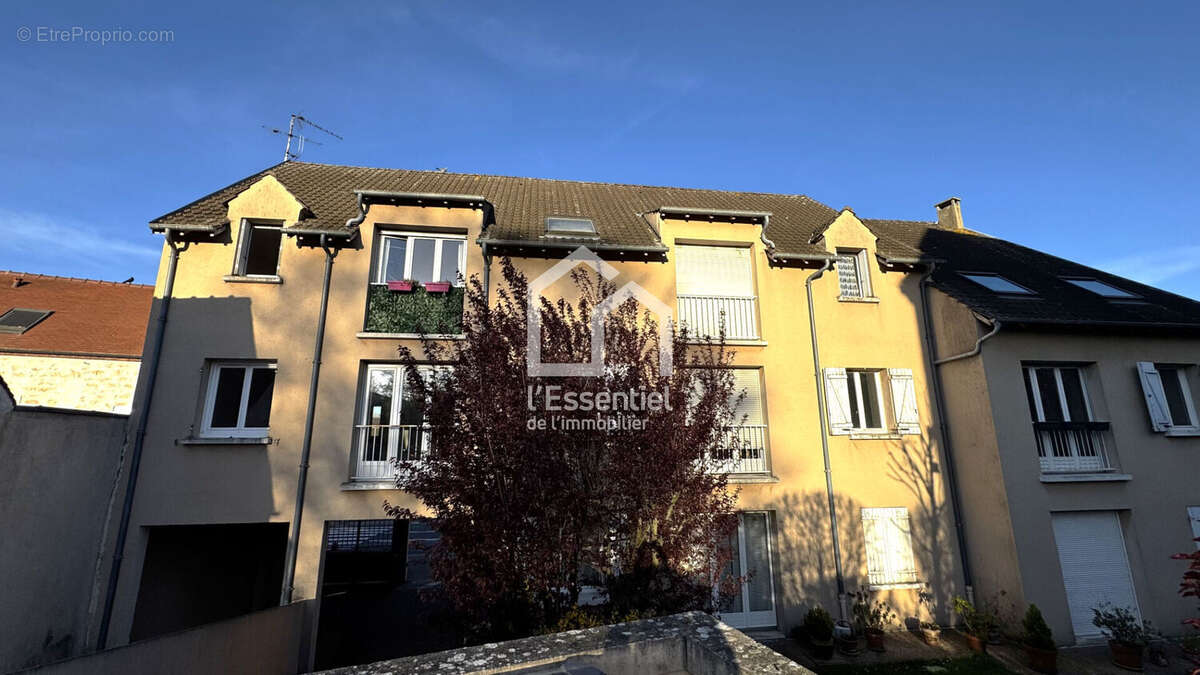 Appartement à VERNEUIL-SUR-SEINE