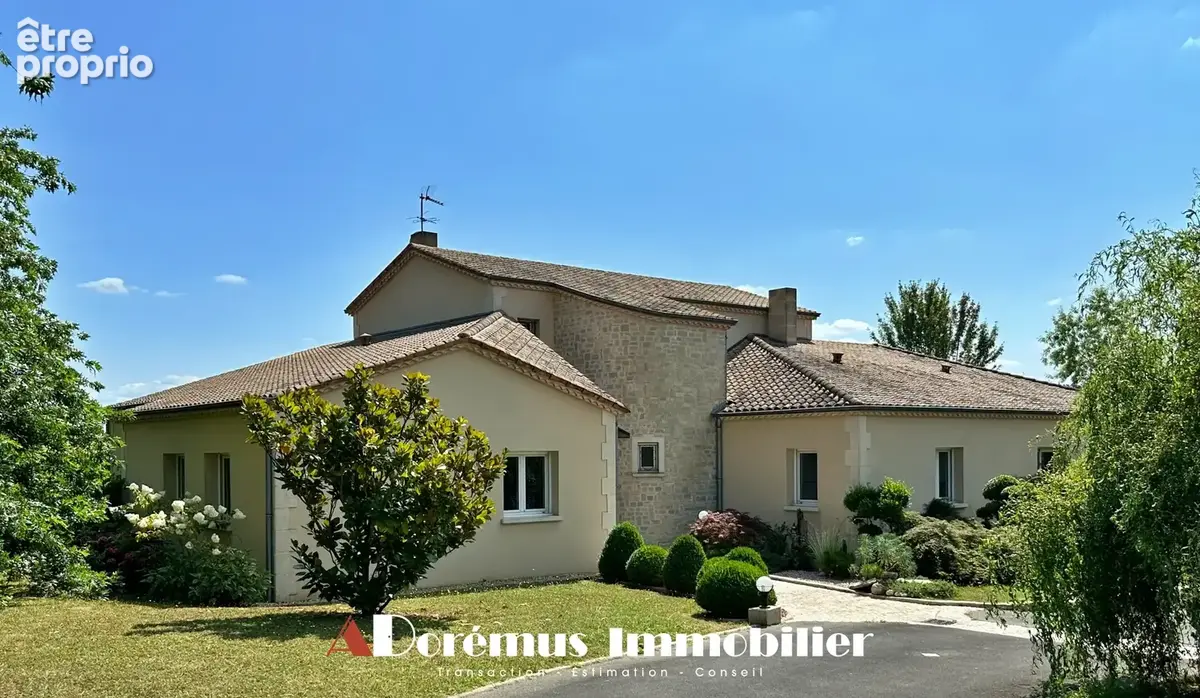 Maison 8 pièces 255 m² · à Tresses · 255 m² · 895 000 €