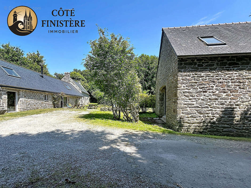 Ensemble de 2 maisons avec 2 dépendances - photo 11